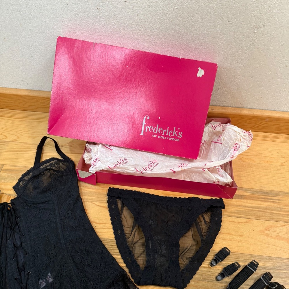 Vintage Frederick's of Hollywood Sheer Black Lace Burlesque Bustier Corset Set - Picture 12 of 14